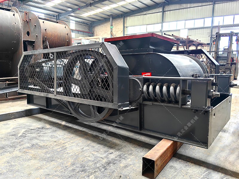 雙齒輥破碎機在破碎大塊難碎物料時，如何確保破碎效果？